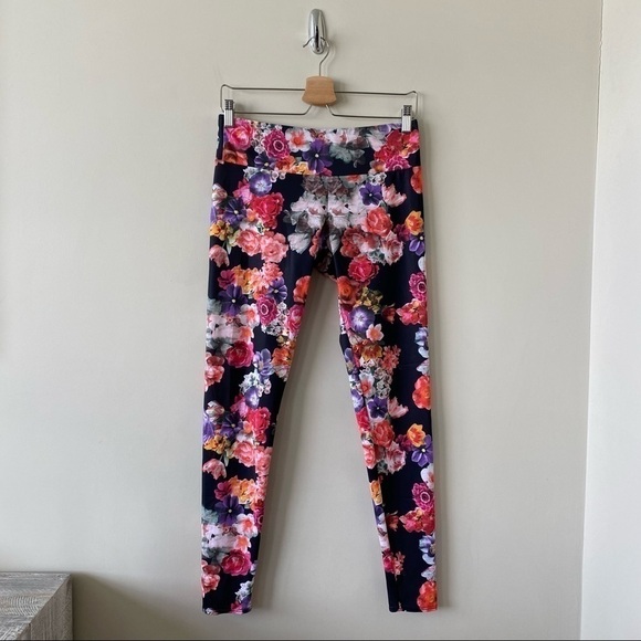 ONZIE- Floral Leggings (Medium/Large) - Picture 2 of 10